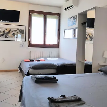Apartment Kitchen+2 Double Beds Bologna Exterior photo