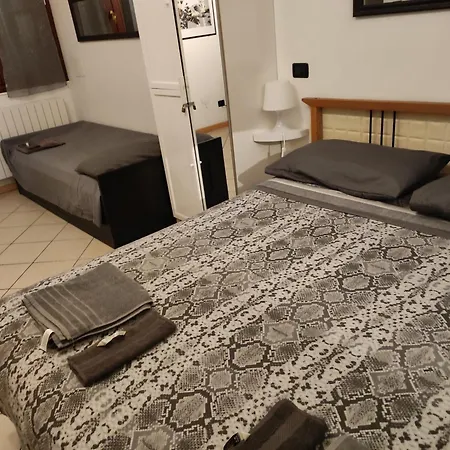 Apartment Kitchen+2 Double Beds Bologna Exterior photo